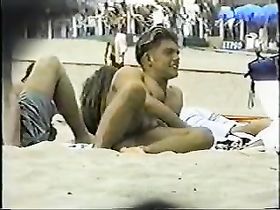 Голые парни снятые скрытой камерой на нудистском пляже